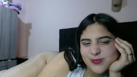 Snapshot of auroa_0785 chatting on July 23, 4:16 pm auroa_0785 online show from July 23, 4:16 pm