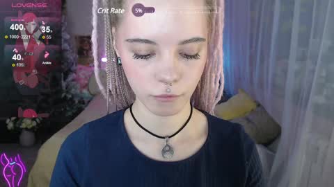 Auroraa  Cute online show from December 4, 1:25 am