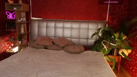 Aurora online show from February 27, 3:15 pm