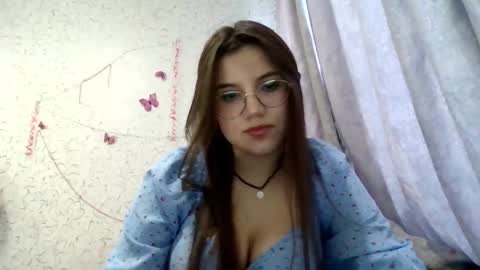 Snapshot of aurora_breeze chatting on February 24, 4:32 am Kiara Xanthe online show from February 24, 4:32 am