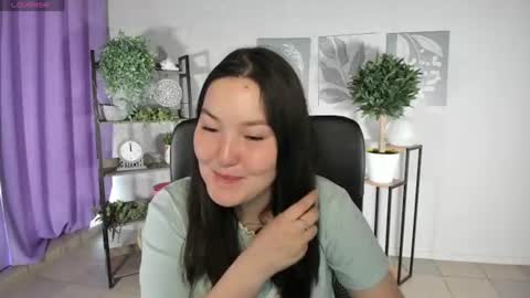 Snapshot of aurora_briggs chatting on June 14, 12:18 pm Camila online show from June 14, 12:18 pm