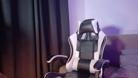 Snapshot of aurora_collins08 chatting on July 22, 4:10 pm aurora_collins08 online show from July 22, 4:10 pm