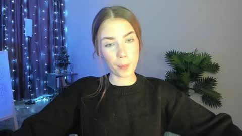 Snapshot of aurora_glow_21 chatting on February 13, 12:12 pm Aurora online show from February 13, 12:12 pm