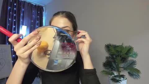 Snapshot of aurora_glow_21 chatting on February 17, 4:20 am Aurora online show from February 17, 4:20 am