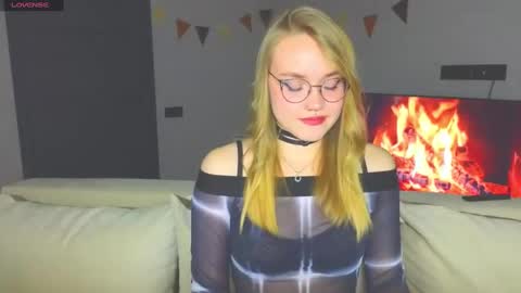 Kate online show from December 5, 3:50 pm