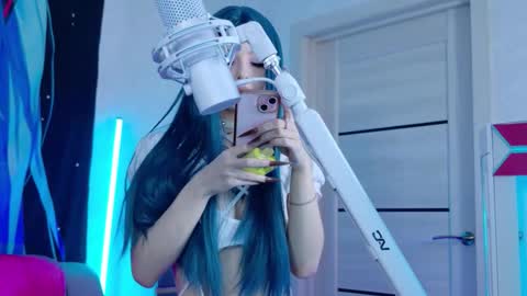 AURORA NATSUKI online show from November 22, 11:31 am