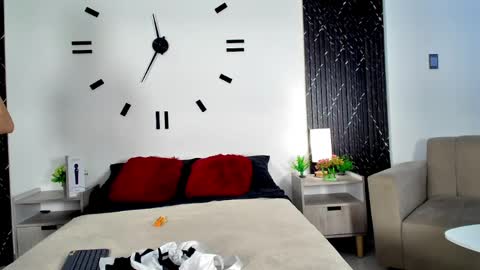 Aurora  online show from March 28, 1:00 pm