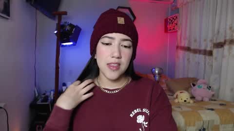 Snapshot of aurora_shy_ chatting on February 1, 10:14 am Aurora online show from February 1, 10:14 am