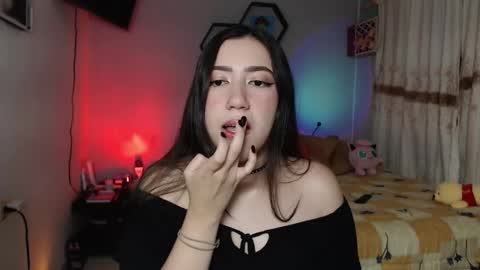 Snapshot of aurora_shy_ chatting on February 7, 6:06 am Aurora online show from February 7, 6:06 am