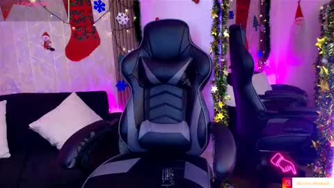 Aurora online show from December 22, 4:42 am