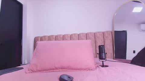 auroraa_miller online show from February 2, 11:53 am