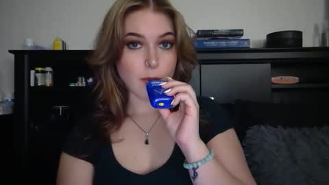 Snapshot of auroralightz1 chatting on March 3, 4:13 pm auroralightz1 online show from March 3, 4:13 pm