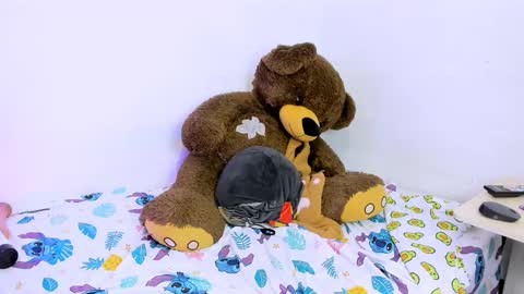 INSTAGRAM AURORA MCRY online show from February 1, 5:49 am