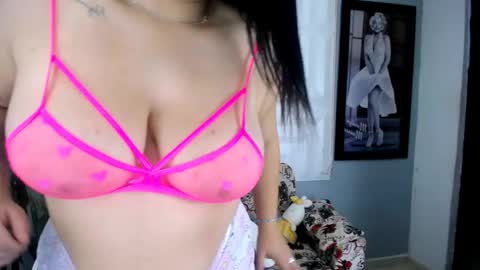 Snapshot of auroramcry chatting on May 2, 3:00 am INSTAGRAM AURORA MCRY online show from May 2, 3:00 am