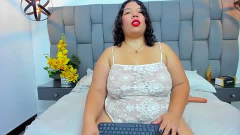 aurorarouse online show from April 16, 2:18 pm