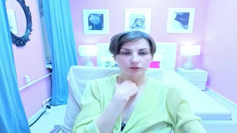 Snapshot of aurorascript chatting on December 1, 4:01 pm Aurora online show from December 1, 4:01 pm