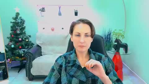 Snapshot of aurorascript chatting on December 3, 3:21 pm Aurora online show from December 3, 3:21 pm