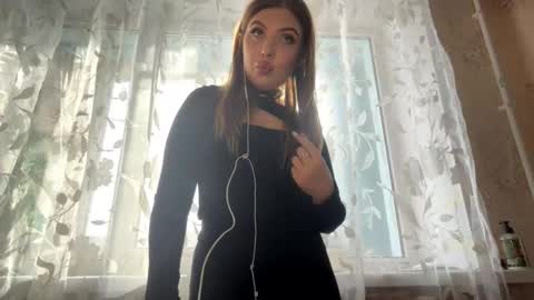 Snapshot of aurorekhuu chatting on February 11, 11:04 am Elizabeth online show from February 11, 11:04 am