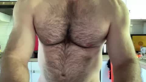 Snapshot of aussiemuscledad chatting on June 1, 3:41 am AussieMuscleDad online show from June 1, 3:41 am