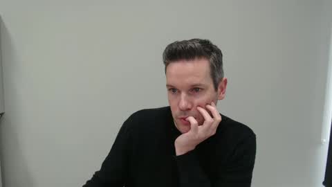 Snapshot of aussiesurfer0000 chatting on December 2, 6:41 am aussiesurfer0000 online show from December 2, 6:41 am