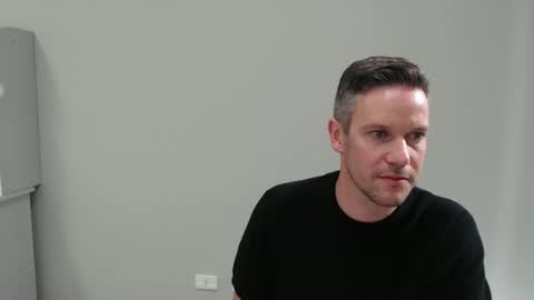 Snapshot of aussiesurfer0000 chatting on December 16, 7:02 am aussiesurfer0000 online show from December 16, 7:02 am