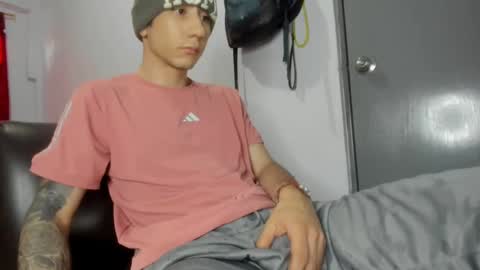 Snapshot of austin1119a chatting on January 20, 8:29 pm austin1119a online show from January 20, 8:29 pm