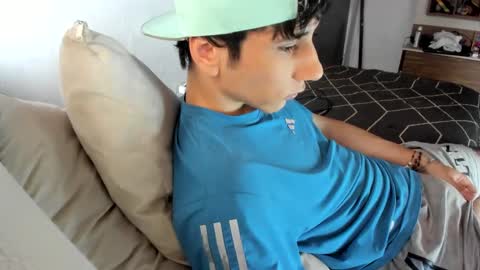 Snapshot of austin1119a chatting on September 28, 4:56 pm austin1119a online show from September 28, 4:56 pm