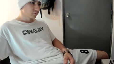 Snapshot of austin1119a chatting on October 31, 5:25 pm austin1119a online show from October 31, 5:25 pm