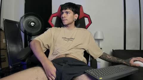 Snapshot of austin_falcon chatting on February 20, 8:14 pm Austin online show from February 20, 8:14 pm