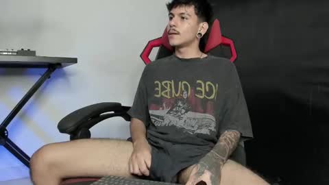 Snapshot of austin_falcon chatting on September 17, 8:32 pm Austin online show from September 17, 8:32 pm