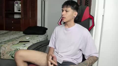 Snapshot of austin_falcon chatting on October 30, 1:12 pm Austin online show from October 30, 1:12 pm