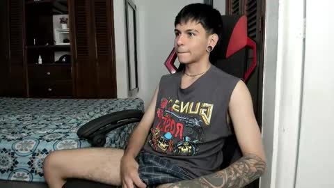 Snapshot of austin_falcon chatting on November 21, 8:18 pm Austin online show from November 21, 8:18 pm