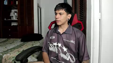 Snapshot of austin_falcon chatting on November 25, 8:09 pm Austin online show from November 25, 8:09 pm