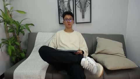 austinreeds online show from September 28, 8:14 pm