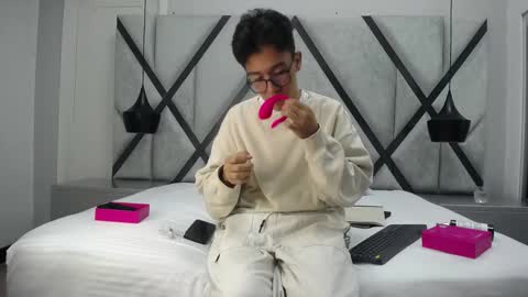 austinreeds online show from October 8, 11:52 am