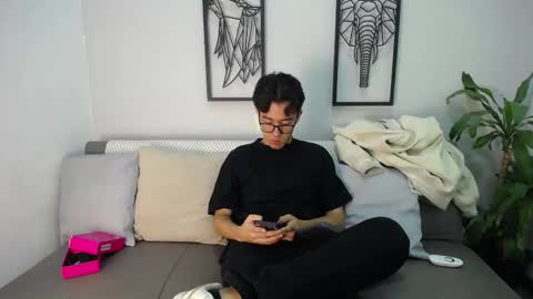 austinreeds online show from November 28, 12:19 pm