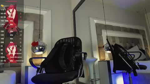 austinreeds online show from March 13, 12:12 pm