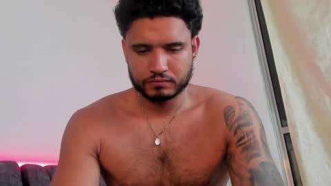 AustinTorres  online show from April 9, 6:19 am