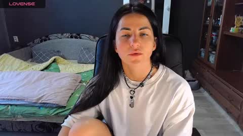 Ava online show from April 15, 9:49 am