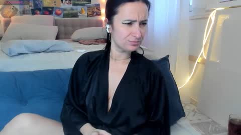 Snapshot of ava_athena chatting on October 10, 7:07 am Ava online show from October 10, 7:07 am