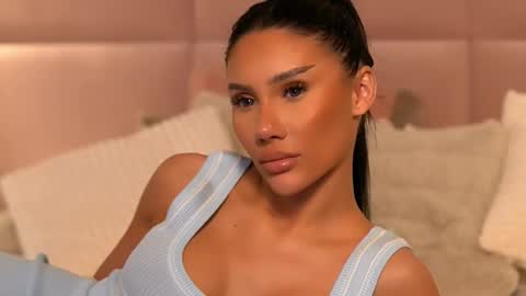 Ava online show from March 28, 1:38 am