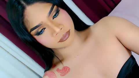 Snapshot of ava_lux chatting on October 24, 9:06 am Ava online show from October 24, 9:06 am