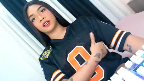 Snapshot of ava_lux chatting on November 21, 4:55 am Ava online show from November 21, 4:55 am