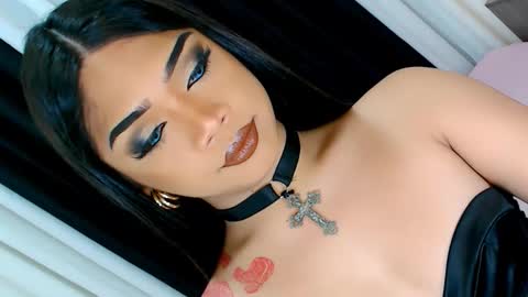 Snapshot of ava_lux chatting on November 28, 4:37 am Ava online show from November 28, 4:37 am