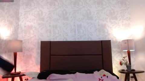 Snapshot of ava_raye chatting on December 19, 7:54 pm Ava online show from December 19, 7:54 pm