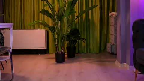 Snapshot of ava_solis chatting on July 3, 8:48 pm Ava online show from July 3, 8:48 pm