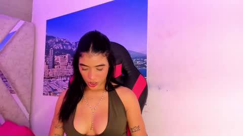 Snapshot of ava_wilde chatting on October 11, 7:34 pm Ava Wilde online show from October 11, 7:34 pm