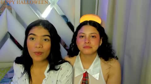 Snapshot of ava_wilde chatting on October 31, 8:43 pm Ava Wilde online show from October 31, 8:43 pm