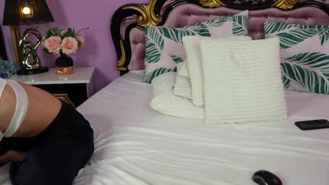 avaaaddamss online show from April 17, 9:12 am