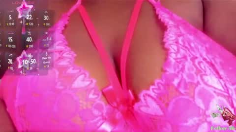 Snapshot of avajamess_ chatting on June 19, 2:32 pm EVA online show from June 19, 2:32 pm